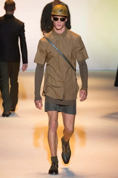 Look 29